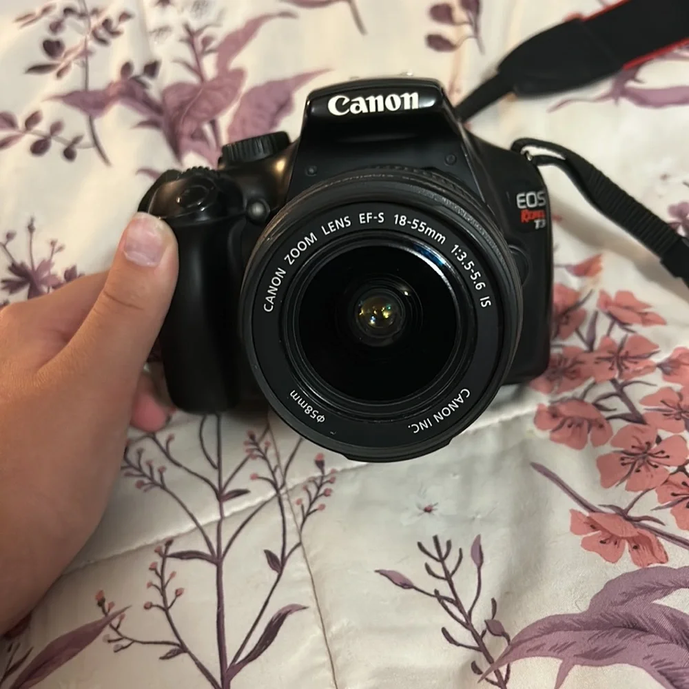 Canon rebel T3 camera